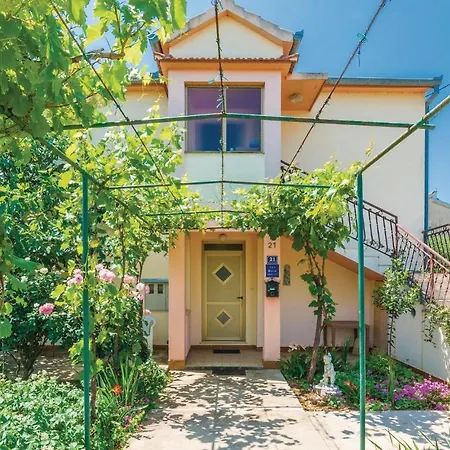 公寓 Two-bedroom In Sukošan