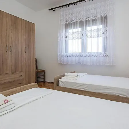 Two-bedroom In 公寓 *
